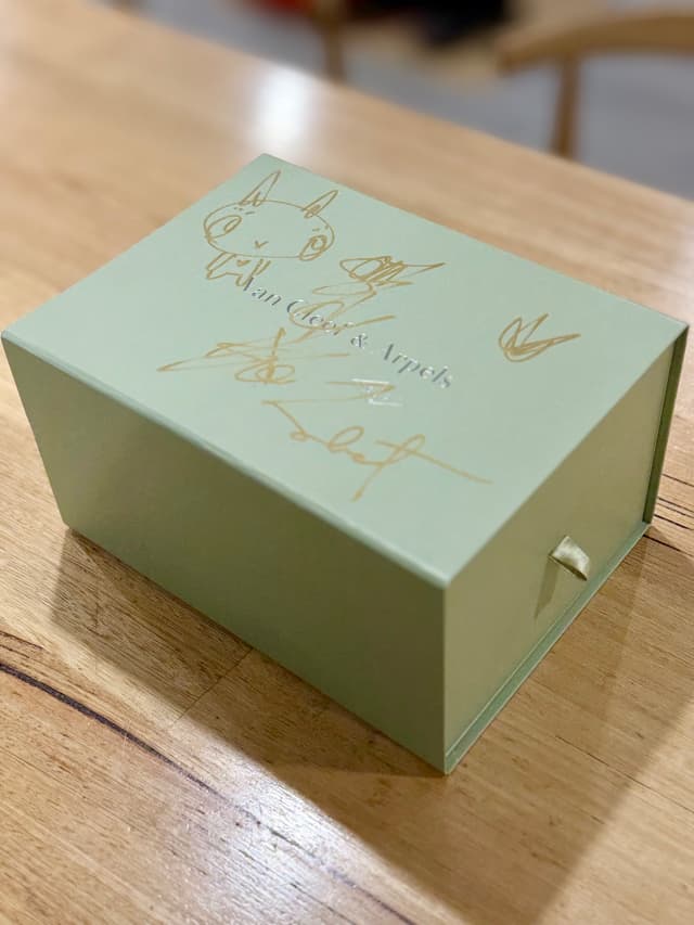 Bunny Love VC&A Box 2026 Sabet