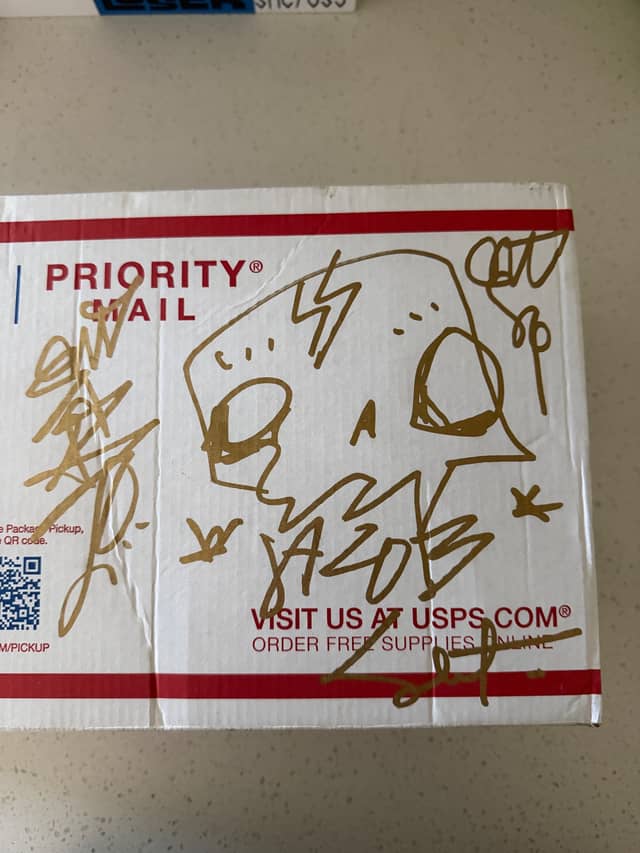 Skull Love 2026 Sabet Original on usps box