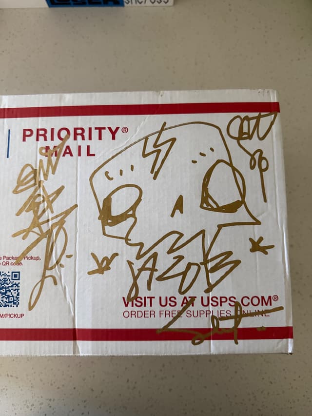 Skull Love 2026 Sabet Original on usps box